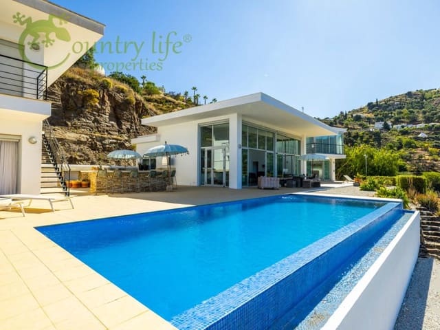 4 slaapkamer Villa te koop in Sayalonga - € 1.350.000 (Ref: 9504675)