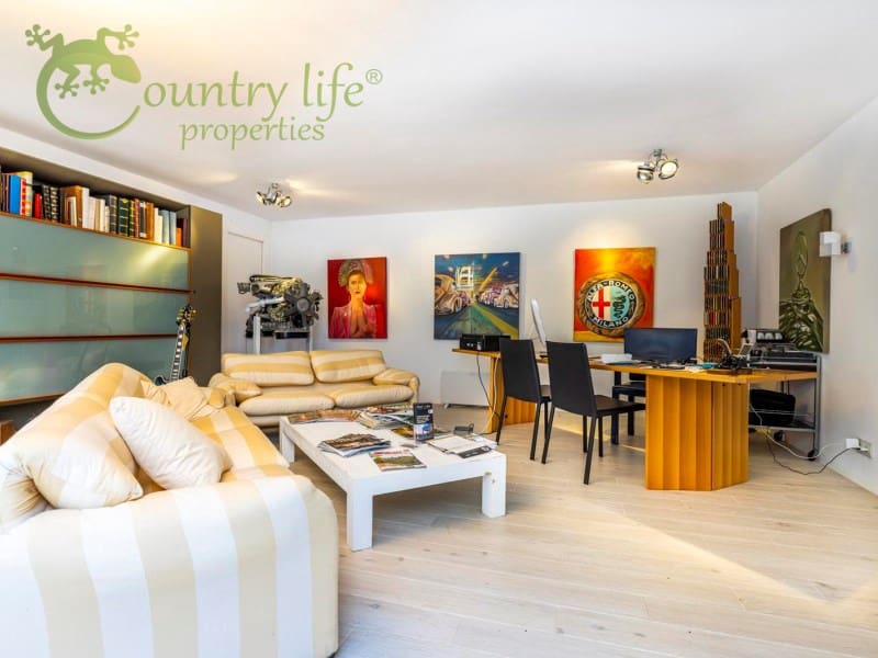 4 slaapkamer Villa te koop in Sayalonga - € 1.350.000 (Ref: 9504675)