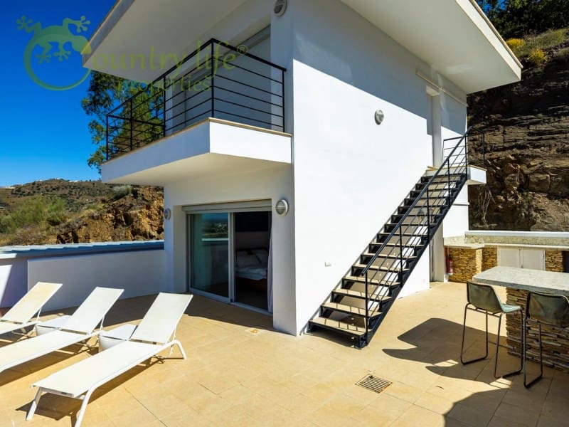 4 slaapkamer Villa te koop in Sayalonga - € 1.350.000 (Ref: 9504675)