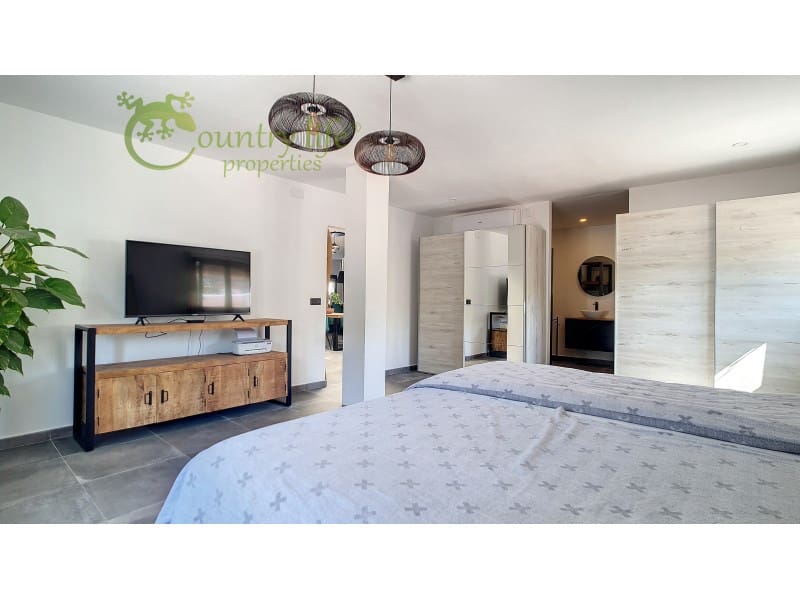 3 sovrum Finca/Hus på landet till salu i Velez-Malaga - 1 150 000 € (Ref: 9582962)