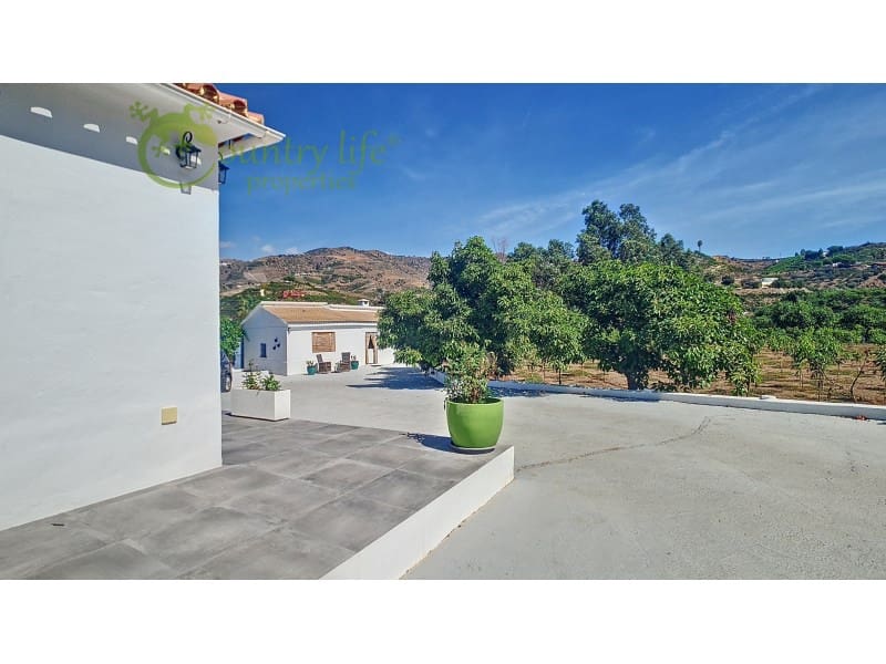 3 sovrum Finca/Hus på landet till salu i Velez-Malaga - 1 150 000 € (Ref: 9582962)