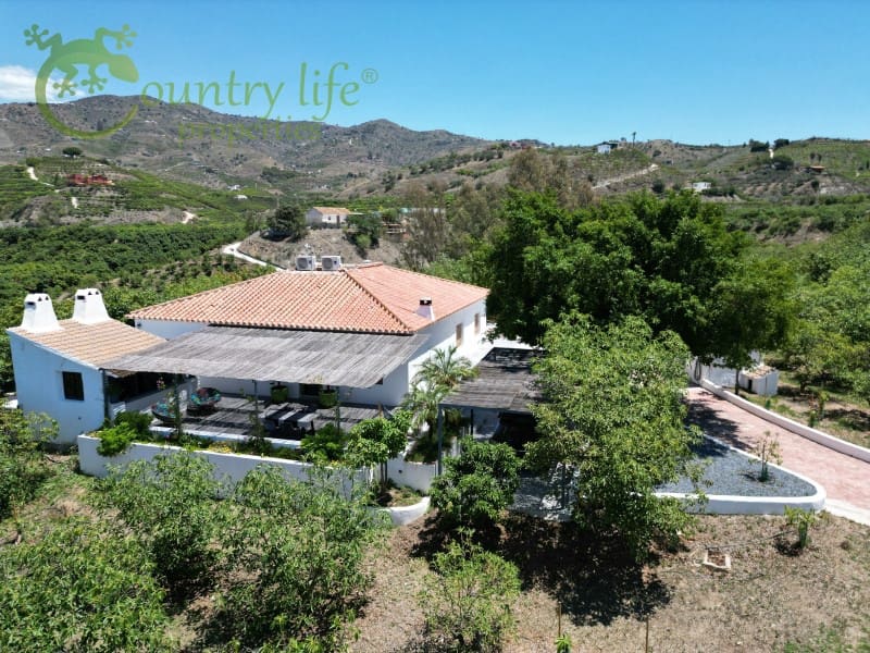 3 sovrum Finca/Hus på landet till salu i Velez-Malaga - 1 150 000 € (Ref: 9582962)