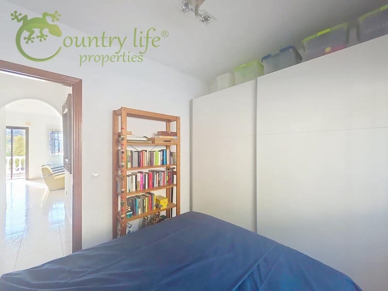 3 makuuhuone Huvila myytävänä paikassa Alcaucin - 279 000 € (Ref: 9608093)