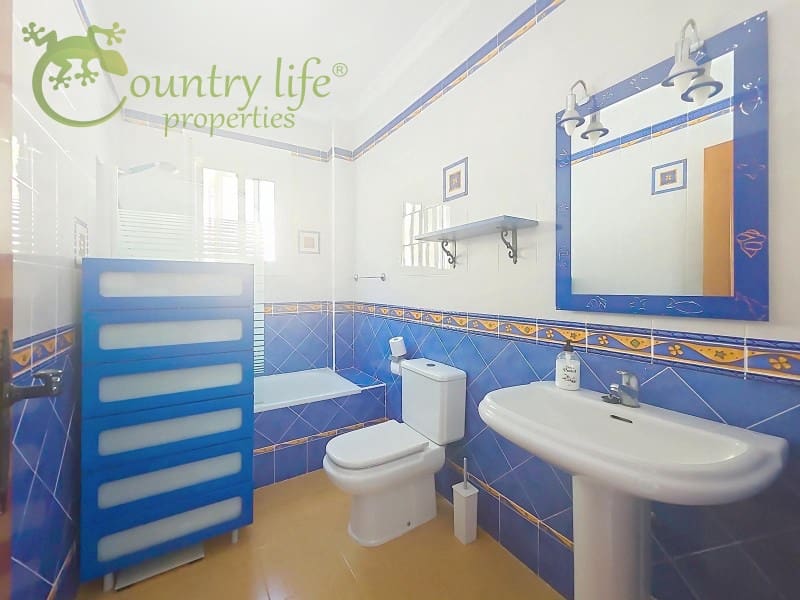 3 makuuhuone Huvila myytävänä paikassa Alcaucin - 279 000 € (Ref: 9608093)