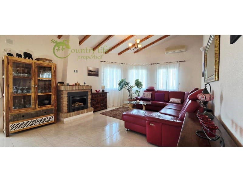 3 bedroom Villa for sale in Vinuela - € 470,000 (Ref: 9655874)