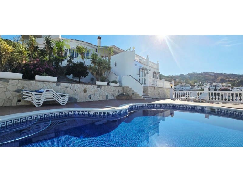 3 bedroom Villa for sale in Vinuela - € 470,000 (Ref: 9655874)
