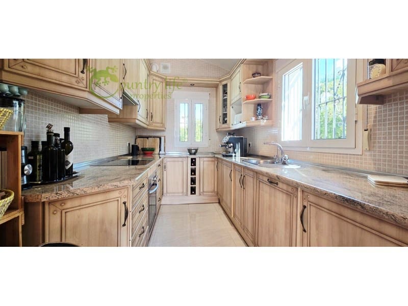 3 bedroom Villa for sale in Vinuela - € 470,000 (Ref: 9655874)