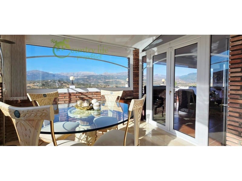 3 bedroom Villa for sale in Vinuela - € 470,000 (Ref: 9655874)