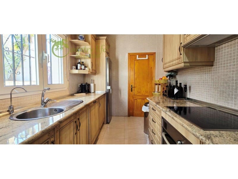 3 bedroom Villa for sale in Vinuela - € 470,000 (Ref: 9655874)