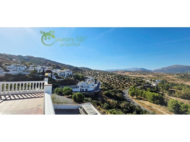 3 bedroom Villa for sale in Vinuela - € 470,000 (Ref: 9655874)
