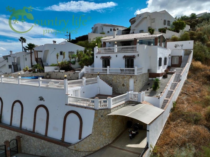 3 bedroom Villa for sale in Vinuela - € 470,000 (Ref: 9655874)