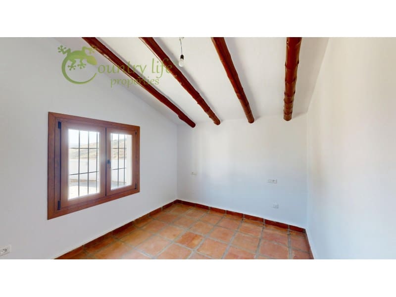 Chalet de 3 habitaciones en Viñuela en venta con piscina - 475.000 € (Ref: 9714754)