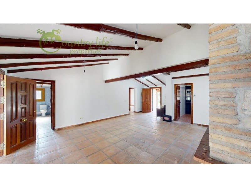 Chalet de 3 habitaciones en Viñuela en venta con piscina - 475.000 € (Ref: 9714754)