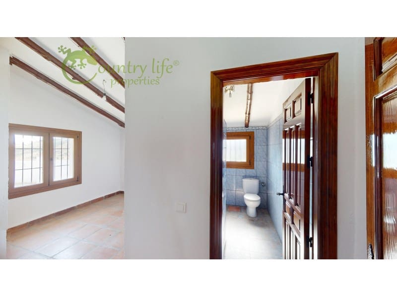 Chalet de 3 habitaciones en Viñuela en venta con piscina - 475.000 € (Ref: 9714754)