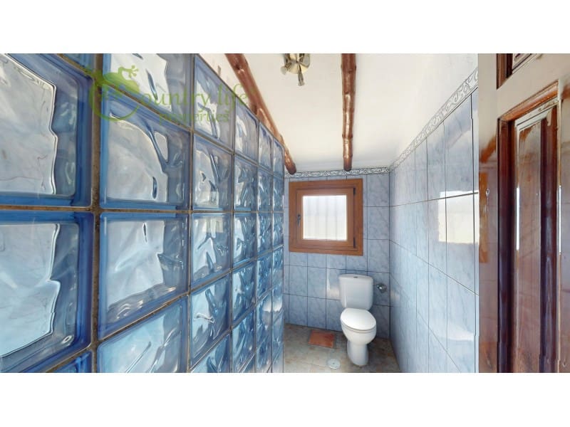 Chalet de 3 habitaciones en Viñuela en venta con piscina - 475.000 € (Ref: 9714754)