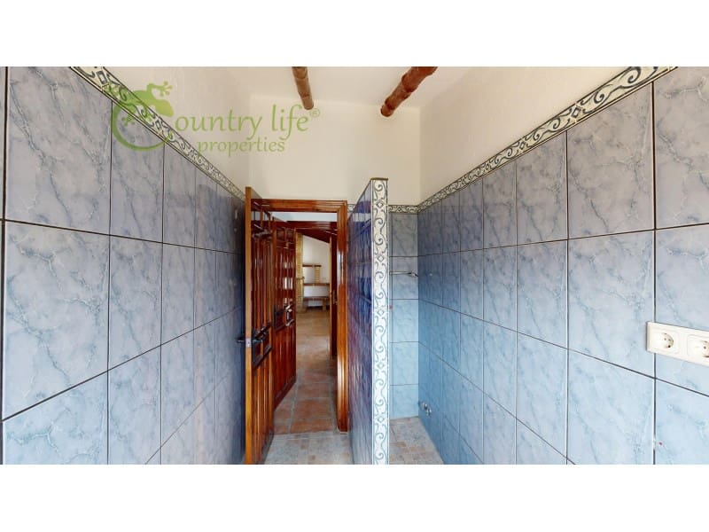 Chalet de 3 habitaciones en Viñuela en venta con piscina - 475.000 € (Ref: 9714754)