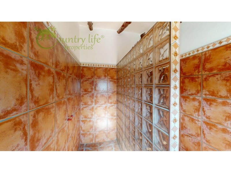 Chalet de 3 habitaciones en Viñuela en venta con piscina - 475.000 € (Ref: 9714754)