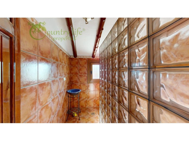 Chalet de 3 habitaciones en Viñuela en venta con piscina - 475.000 € (Ref: 9714754)