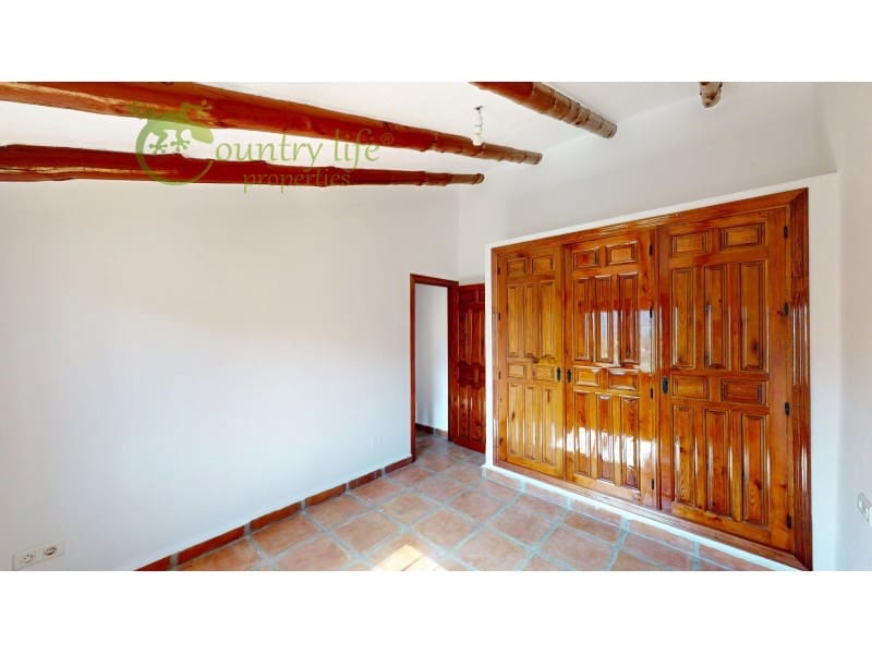 Chalet de 3 habitaciones en Viñuela en venta con piscina - 475.000 € (Ref: 9714754)