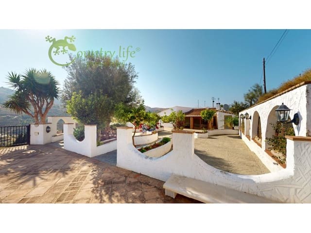 Chalet de 3 habitaciones en Viñuela en venta con piscina - 475.000 € (Ref: 9714754)