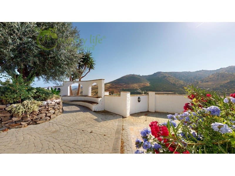 Chalet de 3 habitaciones en Viñuela en venta con piscina - 475.000 € (Ref: 9714754)