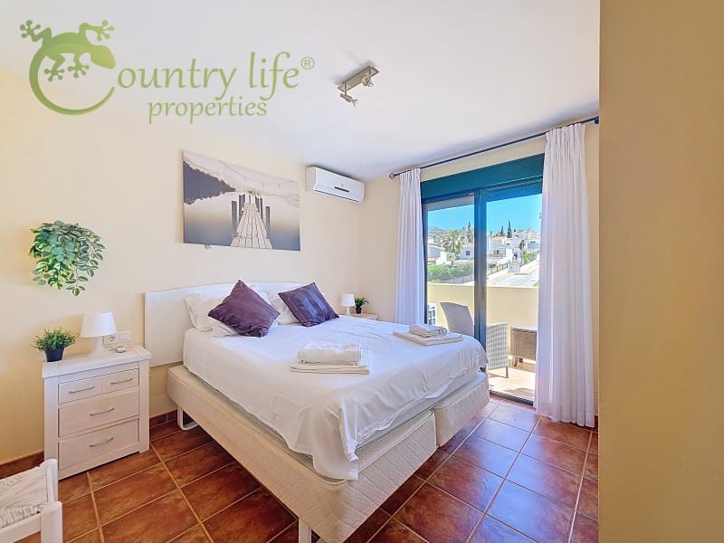 3 bedroom Villa for sale in Alcaucin with pool garage - € 315,000 (Ref: 9735402)