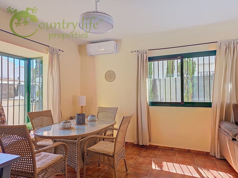 3 bedroom Villa for sale in Alcaucin with pool garage - € 315,000 (Ref: 9735402)