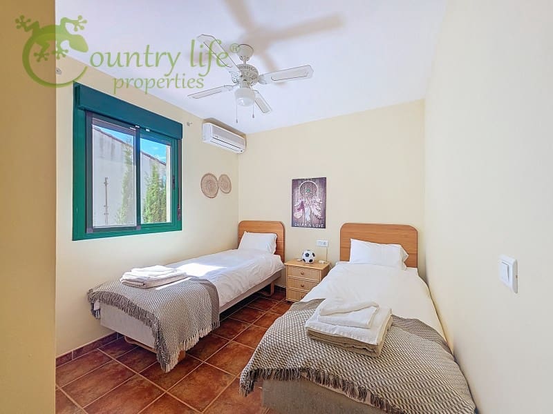 3 bedroom Villa for sale in Alcaucin with pool garage - € 315,000 (Ref: 9735402)