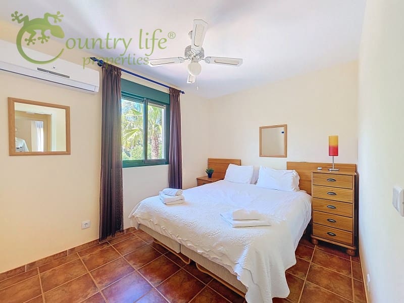 3 bedroom Villa for sale in Alcaucin with pool garage - € 315,000 (Ref: 9735402)