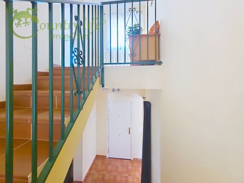 3 bedroom Villa for sale in Alcaucin with pool garage - € 315,000 (Ref: 9735402)