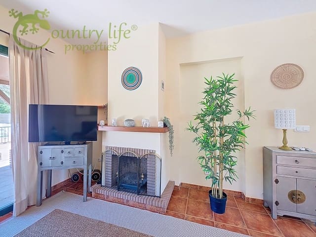 3 soveværelse Villa til salg i Alcaucín med swimmingpool garage - € 315.000 (Ref: 9735402)