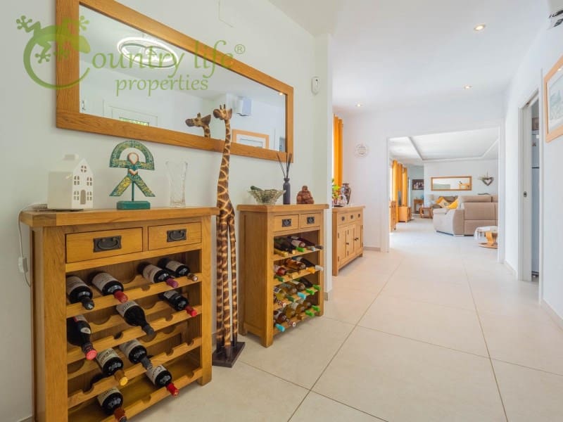5 slaapkamer Villa te koop in Arenas - € 730.000 (Ref: 9833675)