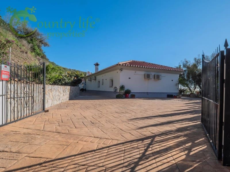 5 slaapkamer Villa te koop in Arenas - € 730.000 (Ref: 9833675)