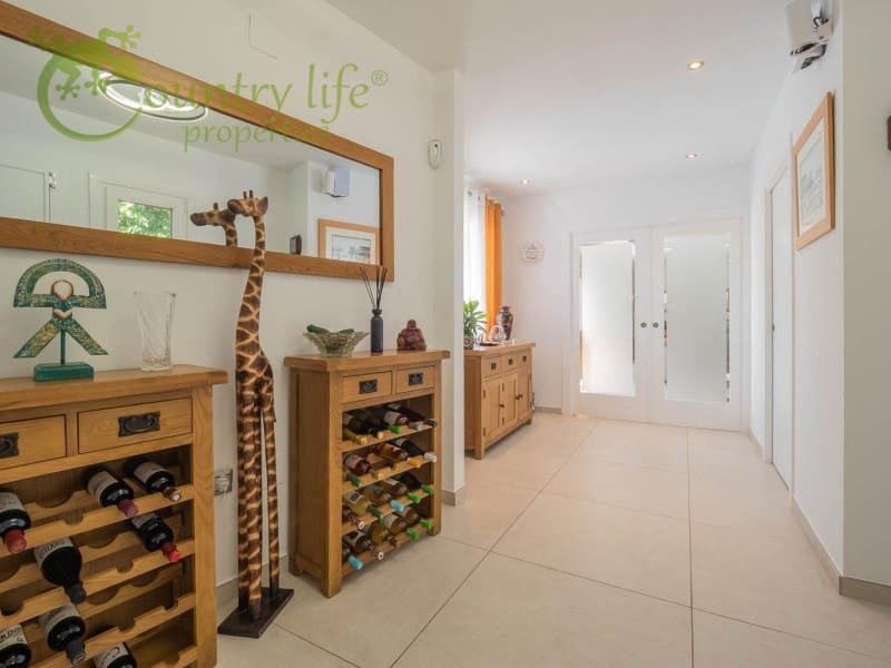5 slaapkamer Villa te koop in Arenas - € 730.000 (Ref: 9833675)