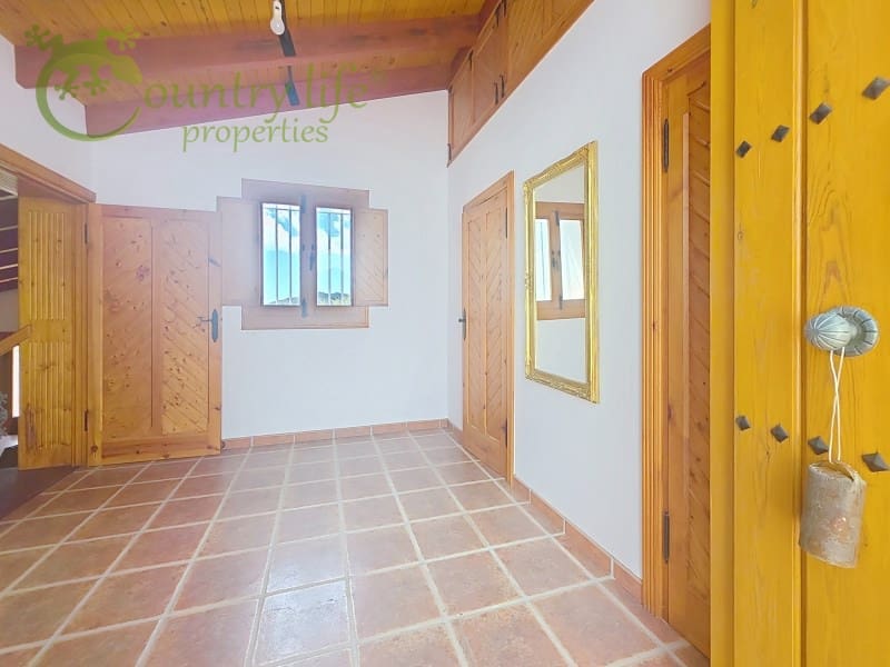 4 bedroom Villa for sale in Sedella - € 499,000 (Ref: 9836246)