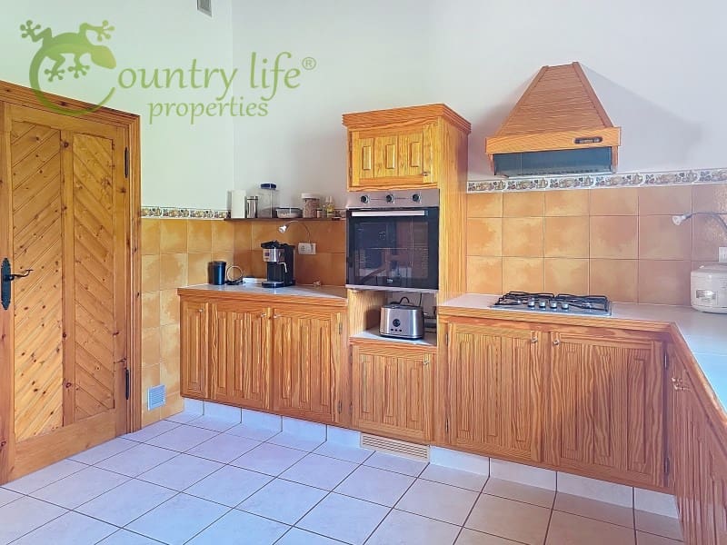 4 bedroom Villa for sale in Sedella - € 499,000 (Ref: 9836246)