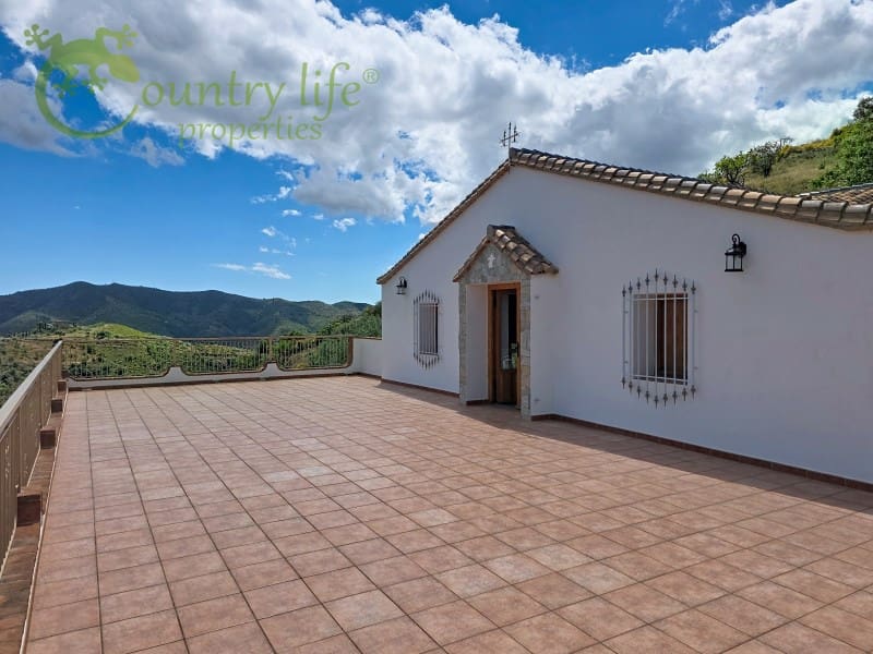 4 bedroom Villa for sale in Sedella - € 499,000 (Ref: 9836246)