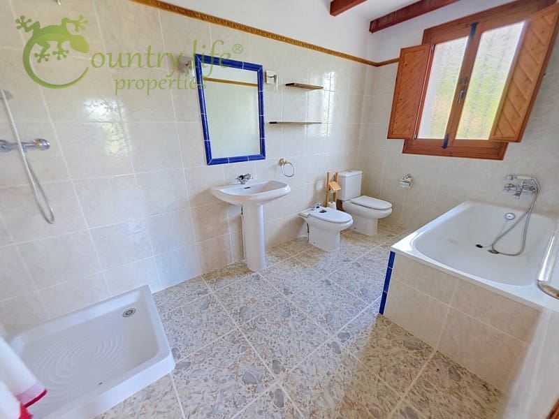 4 bedroom Villa for sale in Sedella - € 499,000 (Ref: 9836246)