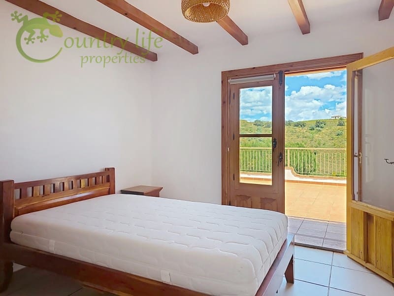 4 bedroom Villa for sale in Sedella - € 499,000 (Ref: 9836246)