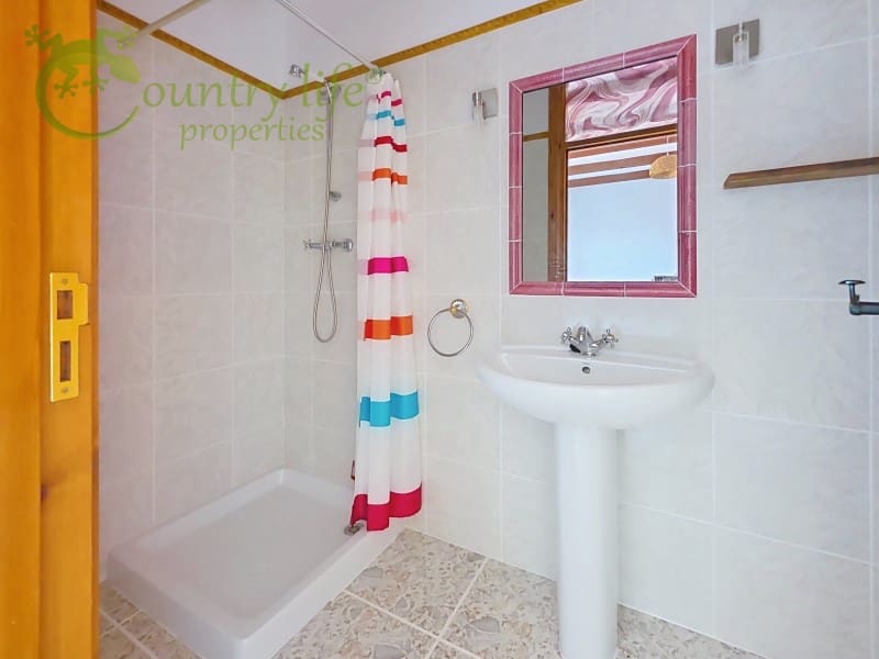 4 bedroom Villa for sale in Sedella - € 499,000 (Ref: 9836246)