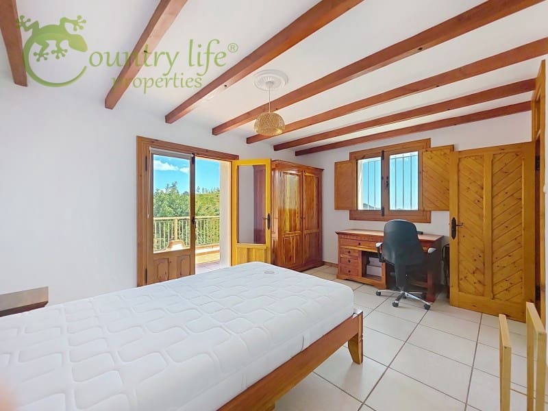 4 bedroom Villa for sale in Sedella - € 499,000 (Ref: 9836246)