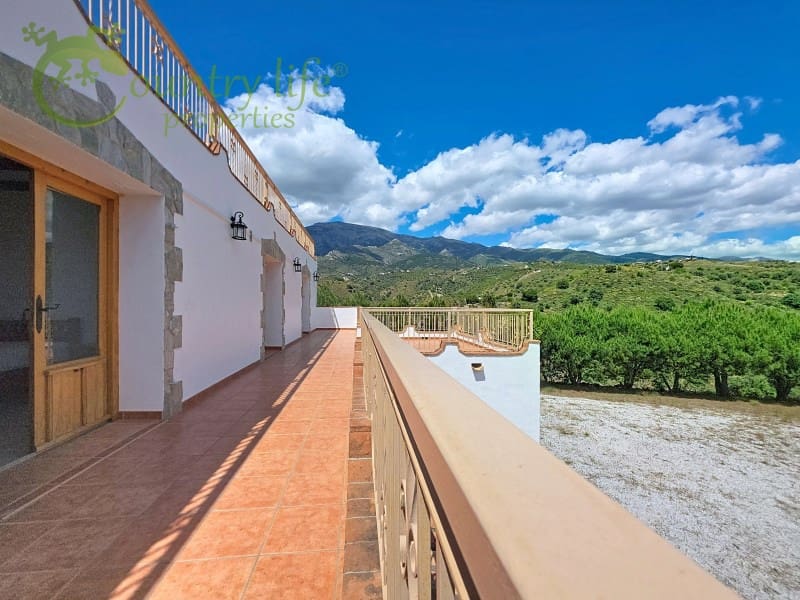 4 bedroom Villa for sale in Sedella - € 499,000 (Ref: 9836246)