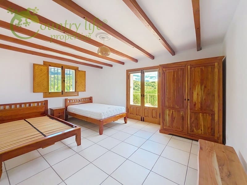 4 bedroom Villa for sale in Sedella - € 499,000 (Ref: 9836246)