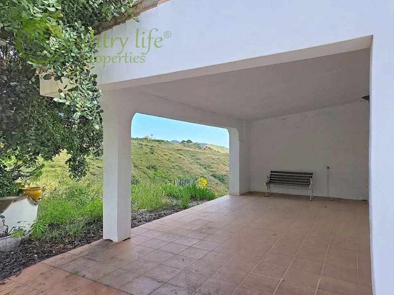 4 bedroom Villa for sale in Sedella - € 499,000 (Ref: 9836246)
