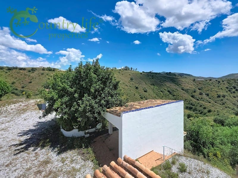 4 bedroom Villa for sale in Sedella - € 499,000 (Ref: 9836246)
