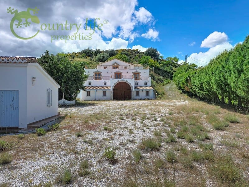 4 bedroom Villa for sale in Sedella - € 499,000 (Ref: 9836246)
