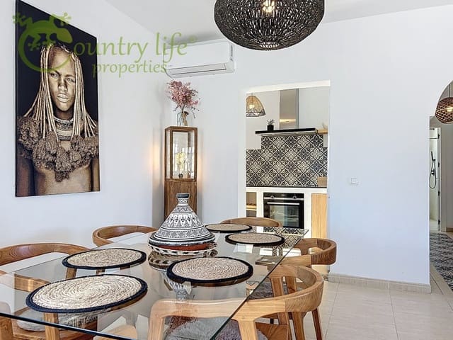 3 soveværelse Villa til salg i Arenas med swimmingpool - € 420.000 (Ref: 9851062)