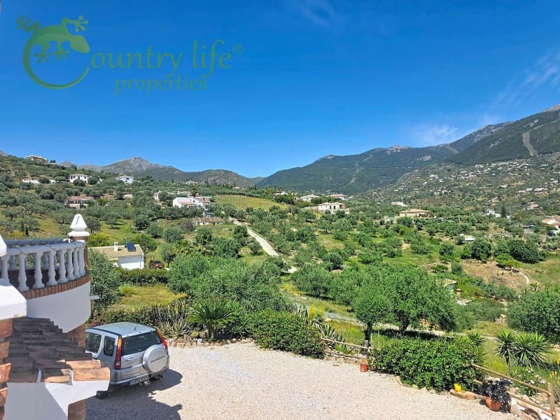 3 bedroom Villa for sale in Alcaucin - € 339,000 (Ref: 9855479)