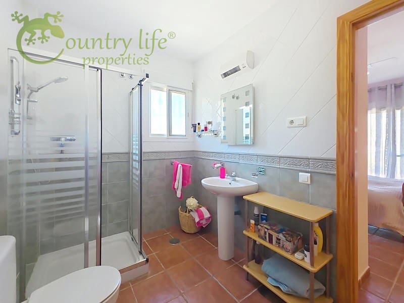 3 bedroom Villa for sale in Alcaucin - € 339,000 (Ref: 9855479)