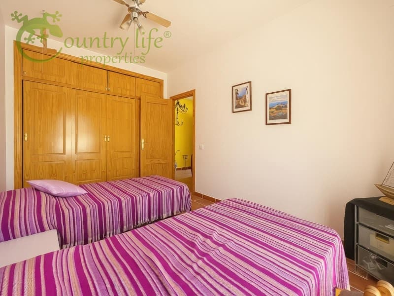3 bedroom Villa for sale in Alcaucin - € 339,000 (Ref: 9855479)